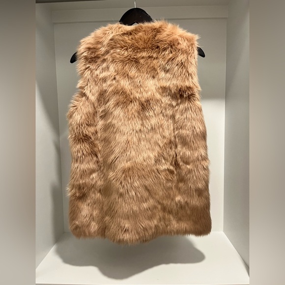 ZARA Faux Fur Vest blogger favorite size large pockets - Picture 2 of 14
